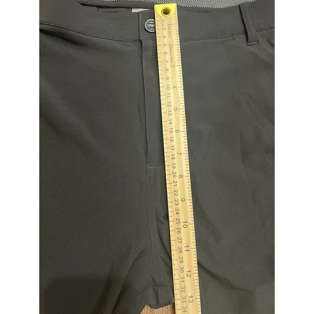 PUMA Men's Black Shorts Size 40 Athletic Training Casual Logo Performance